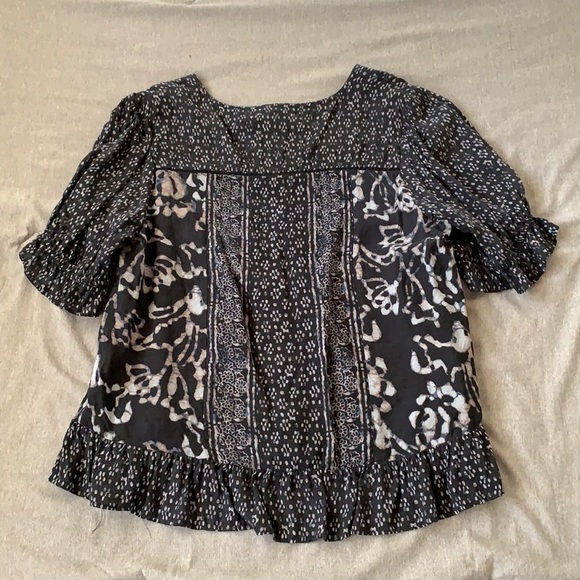 Beautiful Lucky Brand Blouse - Picture 3 of 10